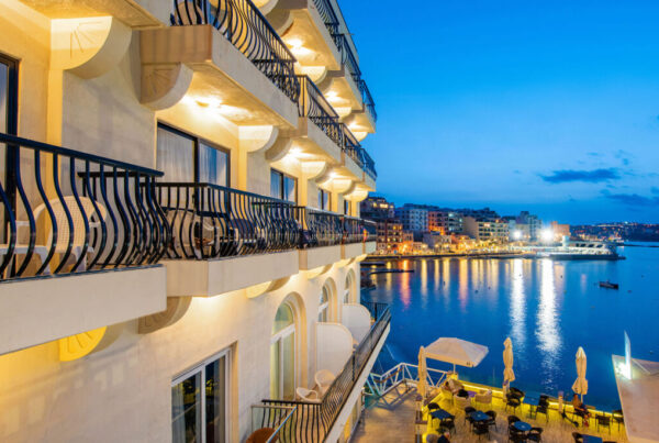 Gillieru Seaview hotel